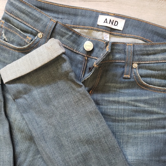 A.N.D. cropped jeans - Picture 2 of 8